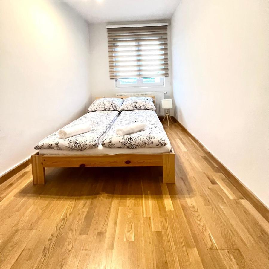 Spacious Apartment With Terrace Bécs Kültér fotó