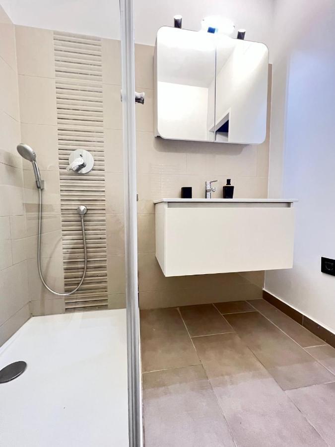 Spacious Apartment With Terrace Bécs Kültér fotó